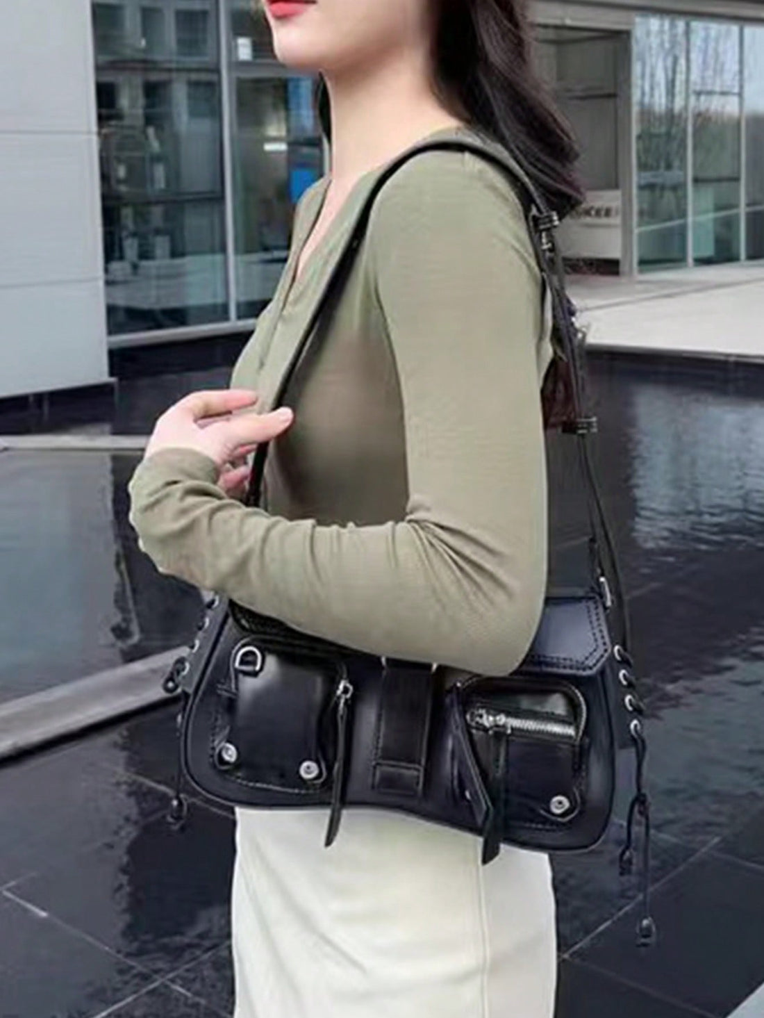 Elevate your fashion game with our New Shoulder Bag. Featuring a Grunge Y2K Hippie design, this bag is perfect for cool girls looking to make a statement. With its unique style and functionality, you'll stand out from the crowd and turn heads wherever you go. 