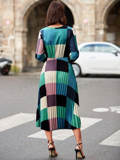 Chic and Classy: Women's Contrasting Half-Pleated Dress