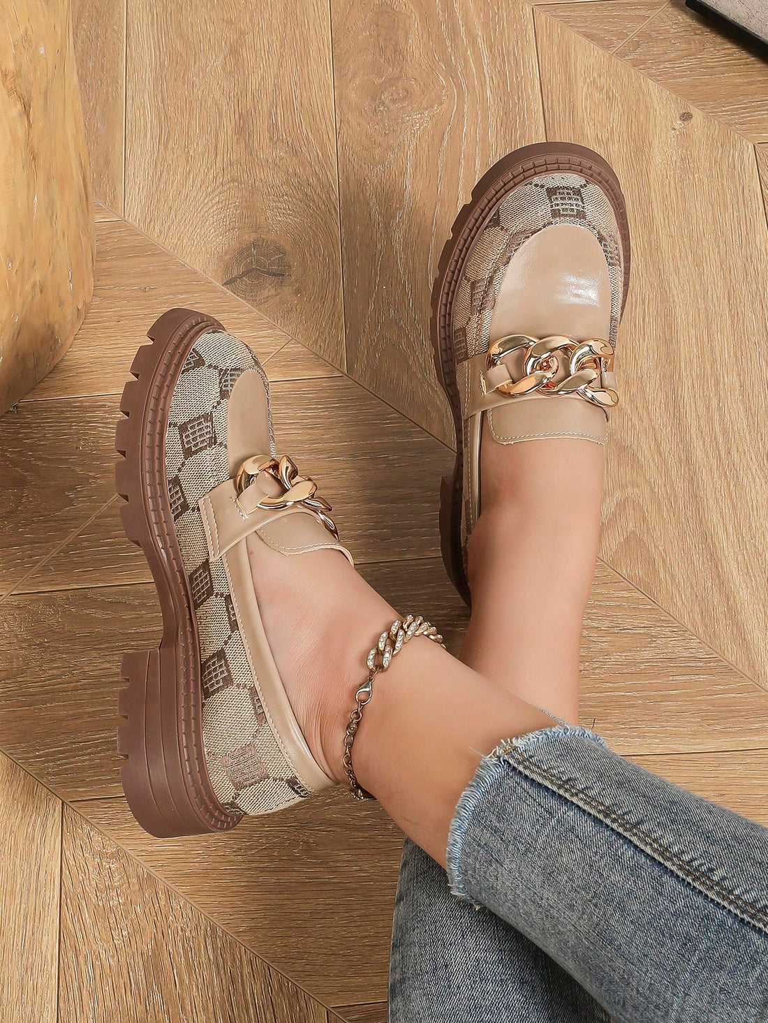 Elevate your style with our Trendsetting Women's Mirrored Patent Leather Platform Shoes. These shoes feature a unique deep mouth design that adds a touch of elegance to any outfit. Made with high-quality mirrored patent leather, these platform shoes are the perfect statement piece for any fashion-forward woman. Step out with confidence and make a bold impression.