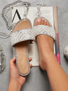 Comfort meets style: Women's Flat Sandals for every occasion