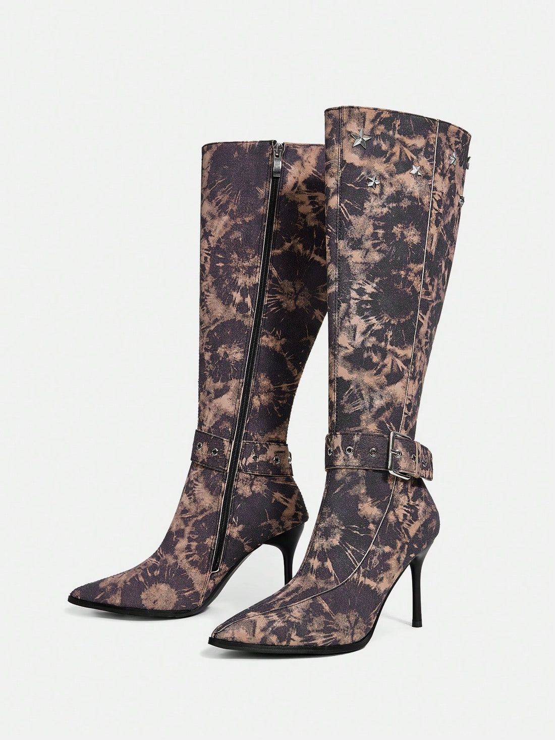 Elevate your style with these knee-high boots, featuring a stunning buckle detail. The perfect combination of fashion and function, these boots will make you shine like a star wherever you go. With a sleek design and comfortable fit, you'll never want to take them off. Elevate your wardrobe with these must-have boots.