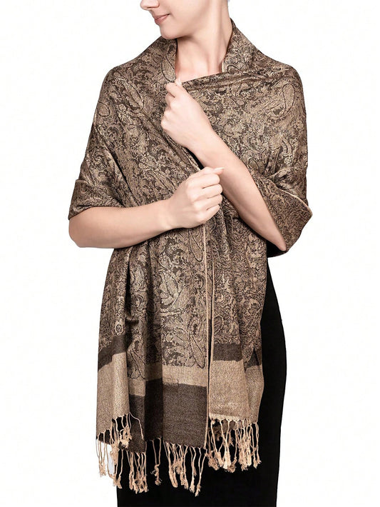 Elegant Vintage Style Jacquard Scarf for Fashionable Outings