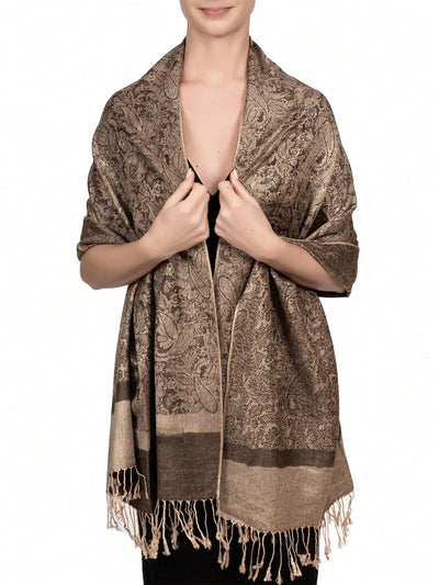 Elegant Vintage Style Jacquard Scarf for Fashionable Outings