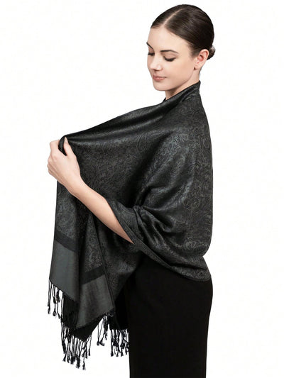 Elegant Vintage Style Jacquard Scarf for Fashionable Outings