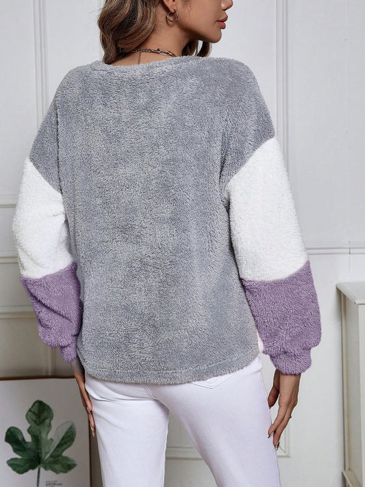 Cozy Chic: Women's Color Block Plush Drop Shoulder Sweatshirt