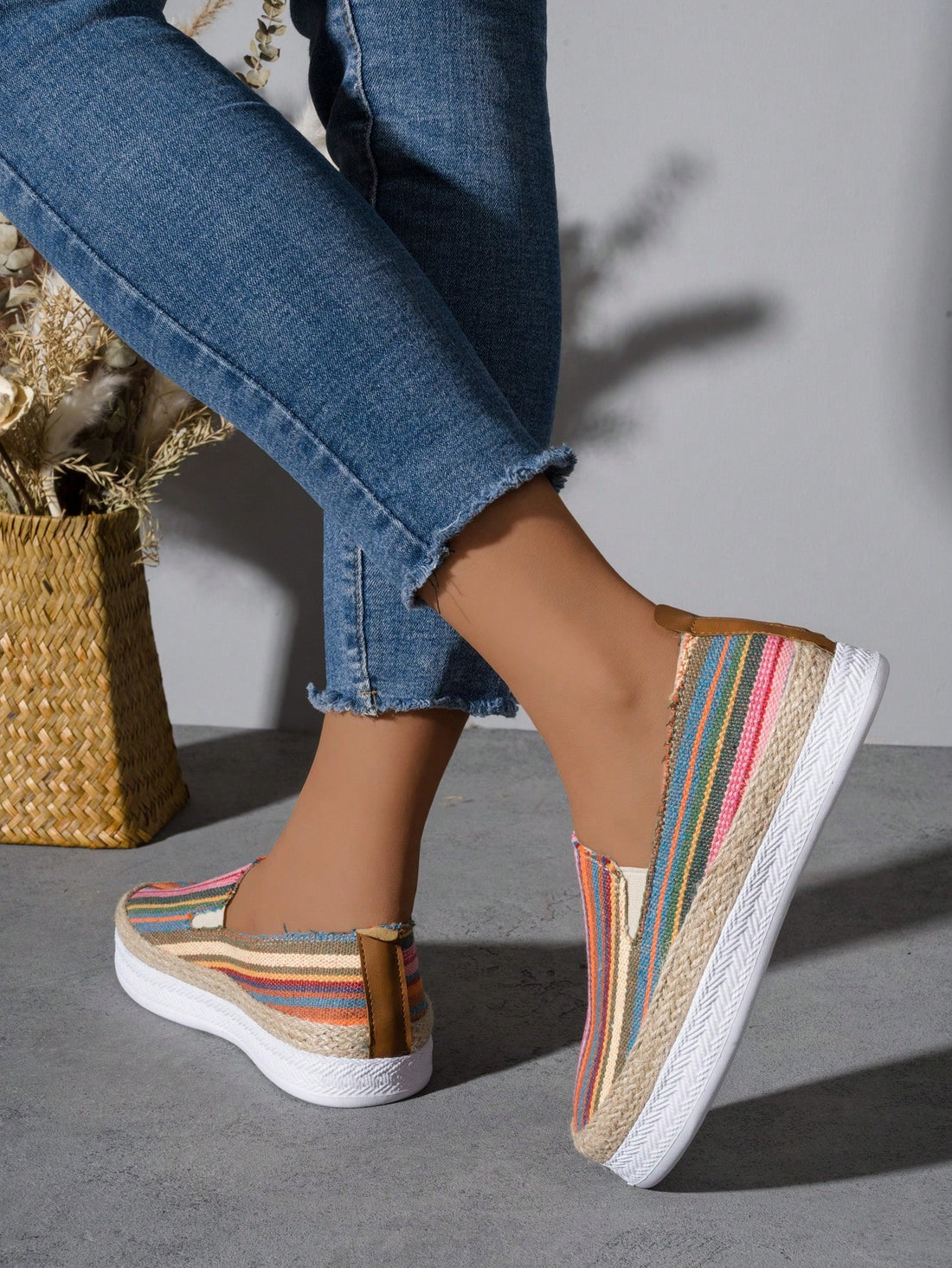 Crafted with a soft and breathable cloth material, these shoes provide maximum comfort and support. Perfect for long walks, these shoes are designed to keep your feet feeling fresh and comfortable. Say goodbye to uncomfortable shoes and hello to ultimate comfort with Springtime Comfort.