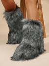 Cozy Chic: Women's Non-Slip Plush Boots with Modern Design