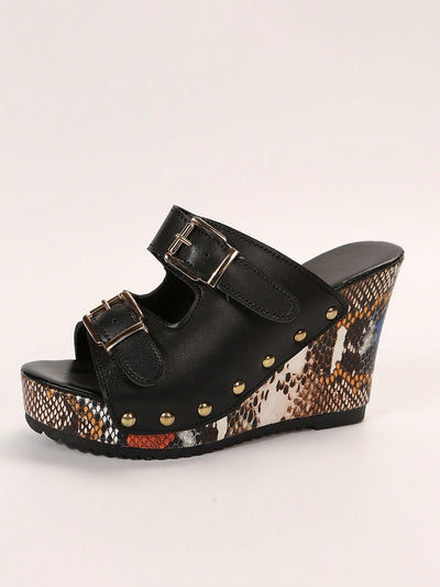 Chic and Comfortable: Fashionable Printed Weave Plus Size Platform Wedge Sandals