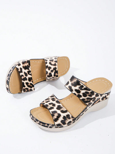 Chic Leopard Print Slipper: Your Stylish Choice for Outdoor Comfort