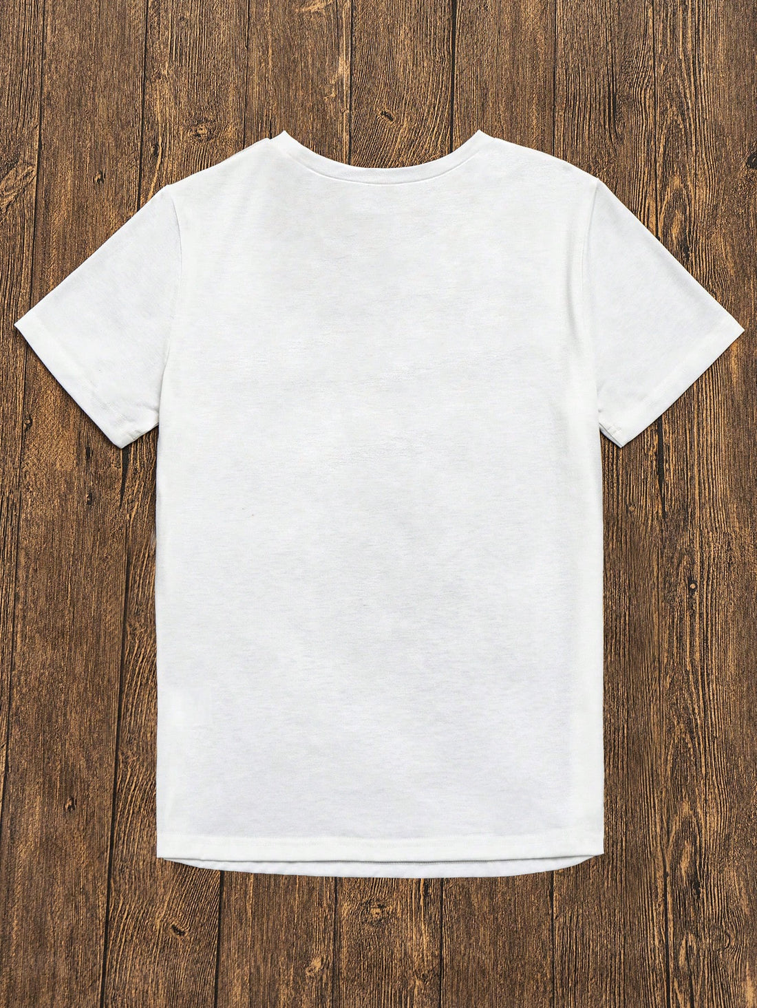 Get chic with our Leopard Heart Graphic Tee! Rock it on V-Day or any day for that matter. Trust us, you'll love its perfect combo of style and comfort. (Cupid not included).