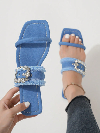 Chic Denim Flat Sandals: Rhinestone-Adorned Footwear for Stylish Outdoor Adventures