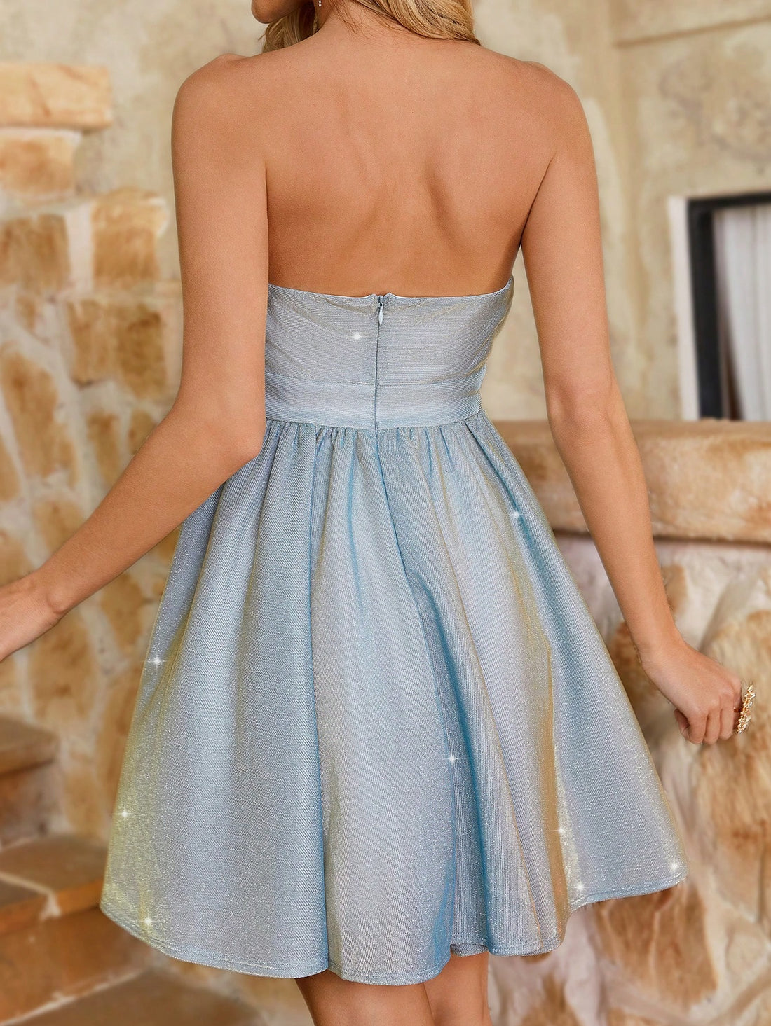 Celebrate Saint Patrick's Day in style with this playful shell-shaped cocktail dress. Its unique silhouette adds a fun twist to your festive look, while the elegant design ensures you stand out at any party. Perfect for dancing the night away or enjoying a lively gathering, this dress combines charm and comfort effortlessly. Make your celebration unforgettable with a touch of whimsy and sophistication.