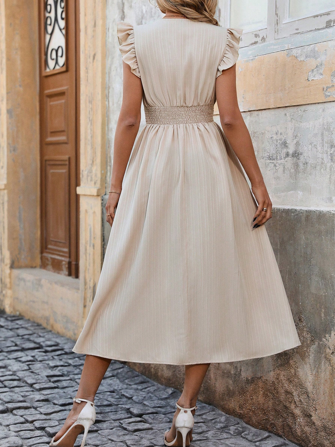 Get ready to turn heads this summer with our Chic Ruffle Sleeve Solid Color Dress. With its elegant design and effortless style, this dress is perfect for any occasion. The ruffle sleeves add a touch of chicness, making it a must-have for your summer wardrobe. Elevate your summer elegance today!