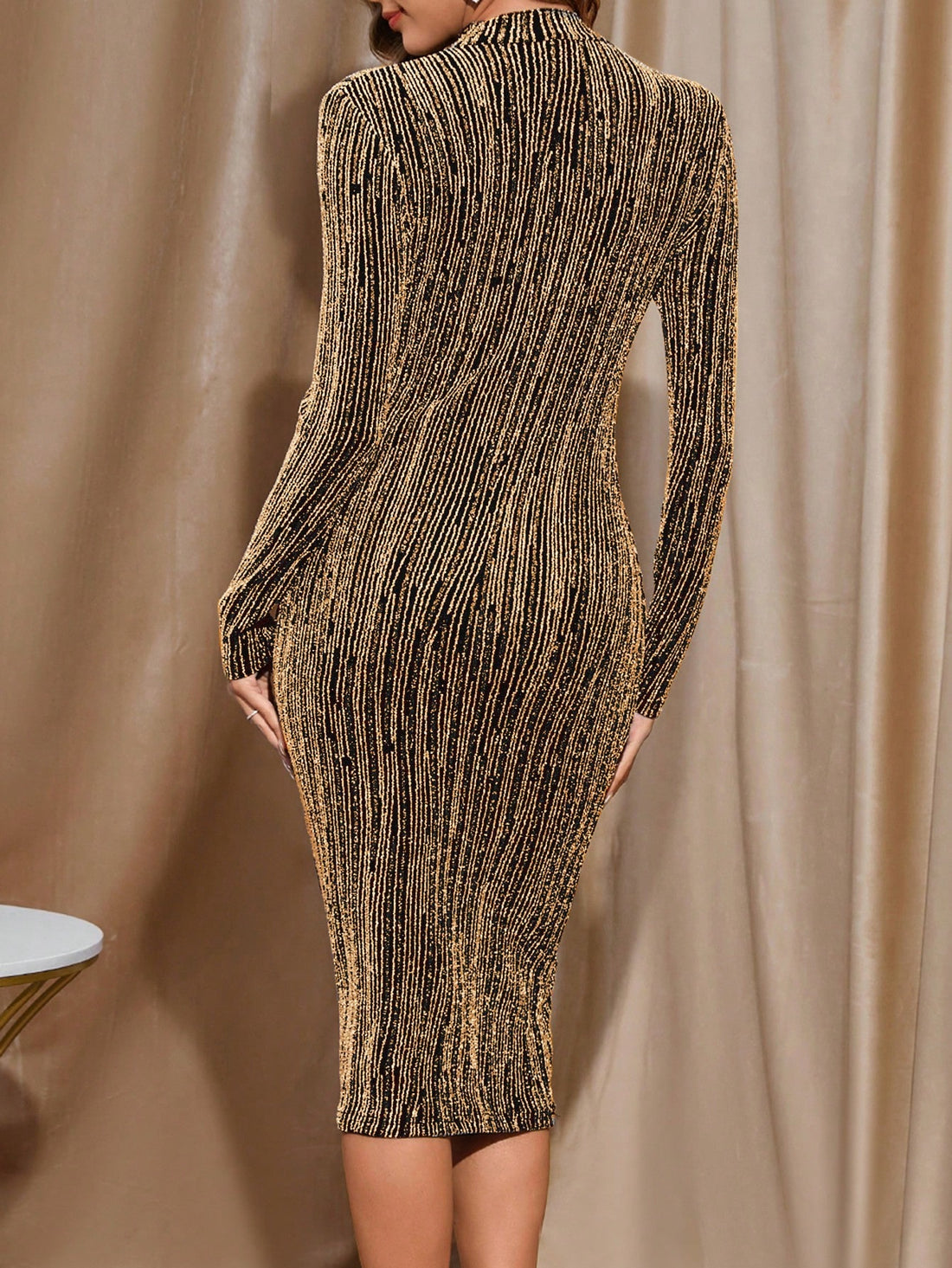 Turn heads with this Elegant Slim Fit Long Sleeve Bodycon Dress! Designed to hug your curves in all the right places, it’s perfect for making a bold fashion statement. The long sleeves add a touch of sophistication while keeping you comfortably chic from day to night. Whether you’re dancing the night away or catching up with friends, this dress promises style and confidence with every step. Get ready to own the spotlight!