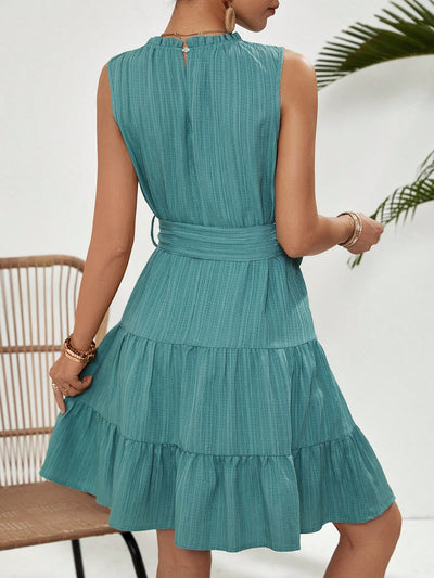 Relax in Style: Sleeveless Solid Color Vacation Casual Dress