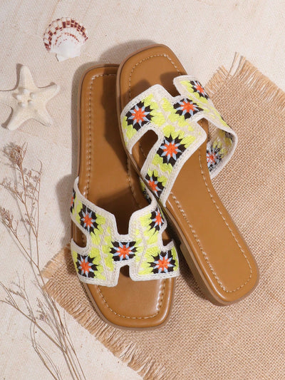 Everyday Chic: Stylish Flat Sandals for Women