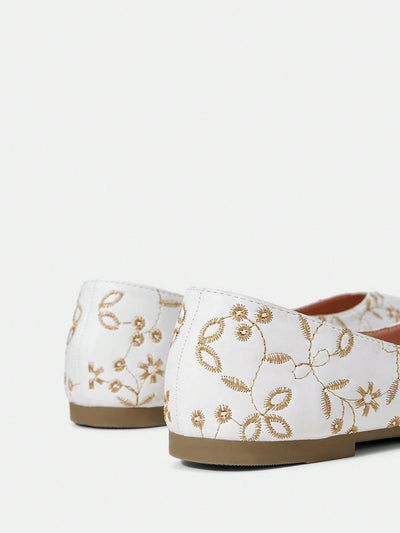 Floral Leaf Elegance: Women's Embroidered Flat Shoes