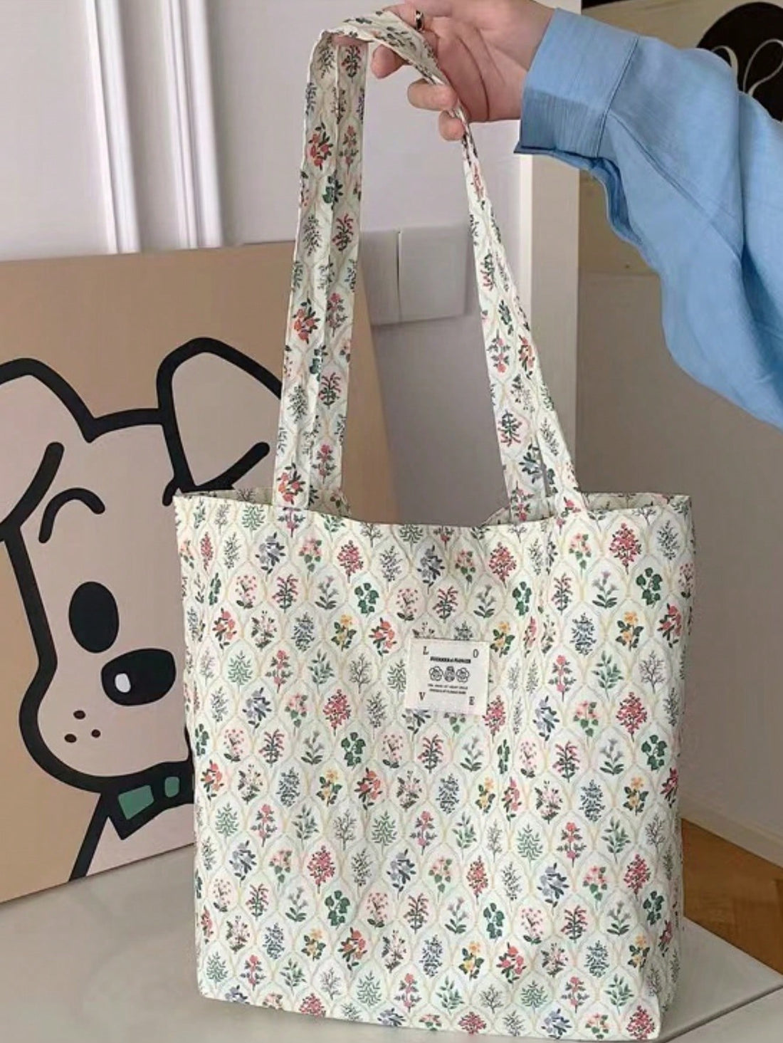 This chic summer shoulder bag is the perfect Valentine's Day gift for students. It's stylish and practical, making it perfect for carrying essentials to class or on a weekend getaway. With its trendy design and durable construction, it's sure to become a go-to accessory for any student.