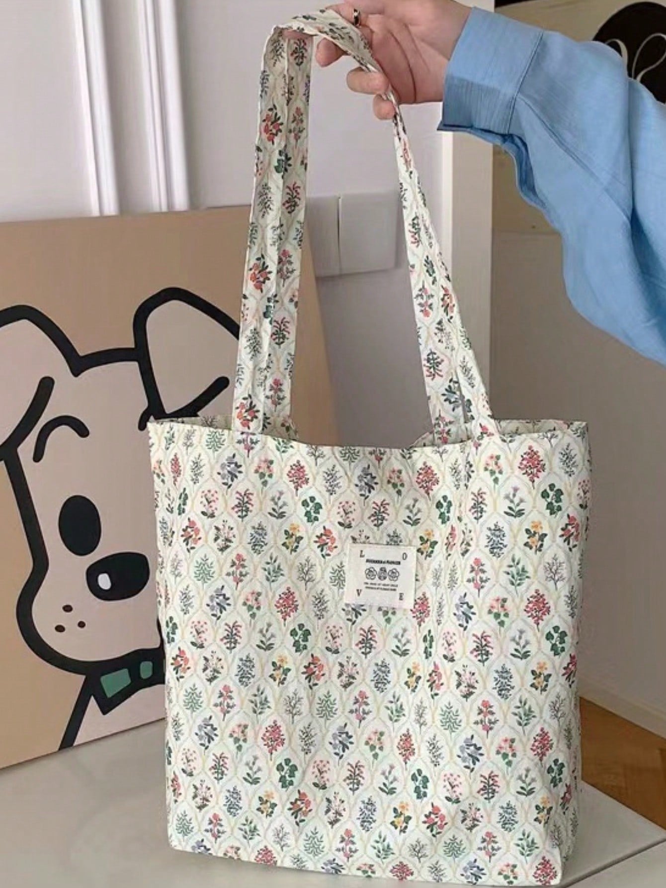 This chic summer shoulder bag is the perfect Valentine's Day gift for students. It's stylish and practical, making it perfect for carrying essentials to class or on a weekend getaway. With its trendy design and durable construction, it's sure to become a go-to accessory for any student.