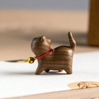 Adorable Cat Shaped Green Sandalwood Desktop Ornament: Perfect Creative Home Decoration and Craft Gift