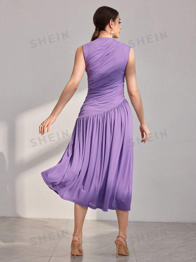 Chic in Pleats: Women's Sleeveless Pleated Semi-Formal Dress