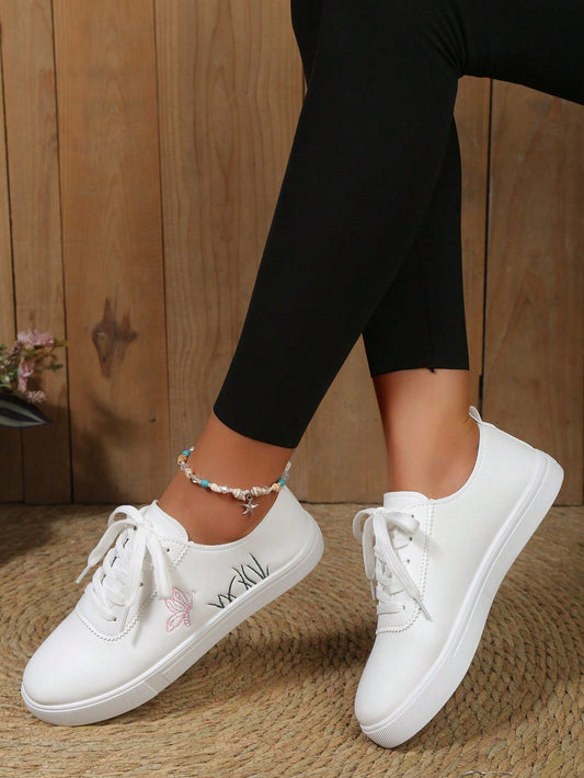 British Style White Leather Lace-Up Sneakers: Fashionable and Breathable Student Shoes