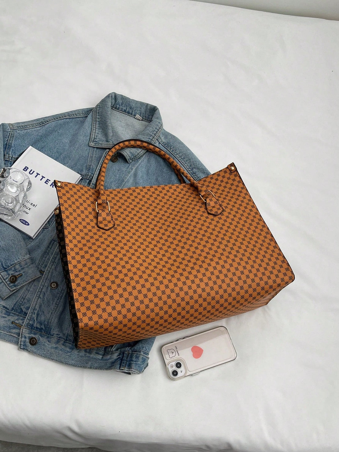 Get the ultimate commuter bag with our Vintage Textured PU Leather Tote. Made of high-quality materials, this bag is both stylish and functional. Its vintage texture adds a unique touch, while its versatility makes it ideal for any occasion. Stay organized and fashionable on your daily commute.