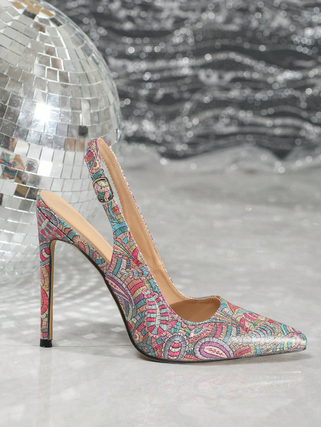 Elevate your style with our Chic Pointed-Toe Stiletto Heels for Women! Designed with a thin heel and vibrant colors, these heels add a touch of sophistication to any outfit. Perfect for a night out or a special occasion, these heels will make you stand out in a crowd.