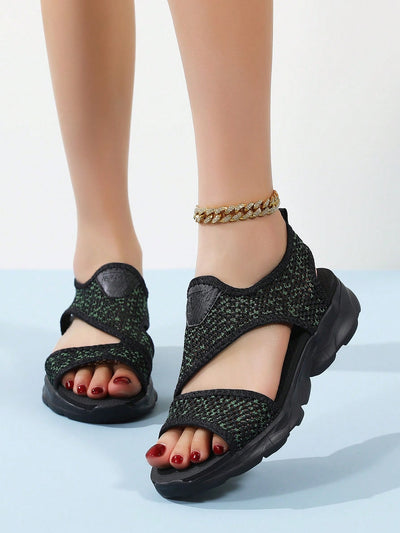 Summer Chic: Trendy Sport Sandals for Women with Flat Heel and Mesh Detailing