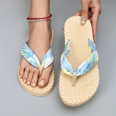 Chic Foam Slippers: Your Must-Have for Stylish Beach Vacations