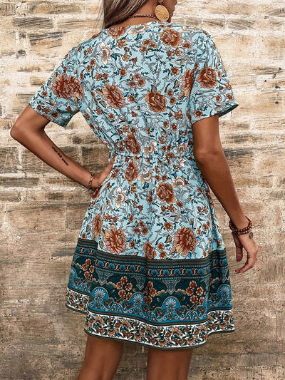 Floral Dream: Embrace Summer Vacation Style with this Women's Short Sleeve Dress