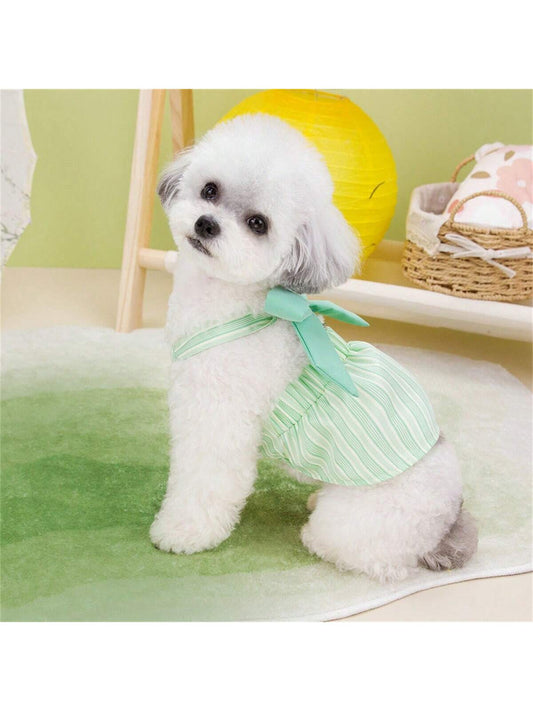 As a lotus leaf traction skirt, this spring and summer pet clothes provide maximum comfort and style for your furry friends. With its unique design, it allows for easy movement and prevents slipping or irritation. Suitable for both dogs and cats, it is the perfect addition to your pet's wardrobe.