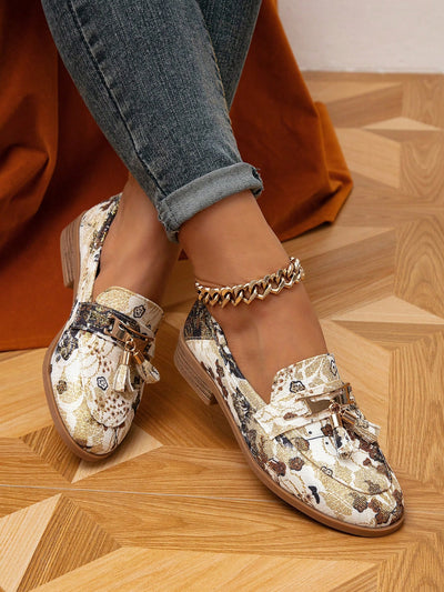 Step into the new season with these Floral Patterned Comfort Loafers. Designed for both spring and autumn, these loafers combine style and comfort for a chic look. The floral pattern adds a touch of elegance, while the comfortable fit makes them perfect for all-day wear. Upgrade your footwear game with these must-have loafers.