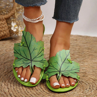 Summer New Arrival: French Retro Flat Flip Flops With Maple Leaf Print for Women