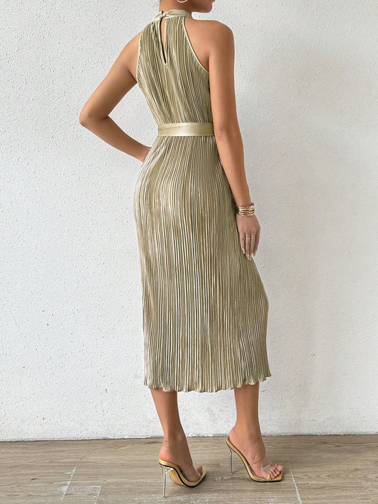 Elegant Solid Color Pleated Waist Belt Halter Neck Dress - Perfect for Any Occasion