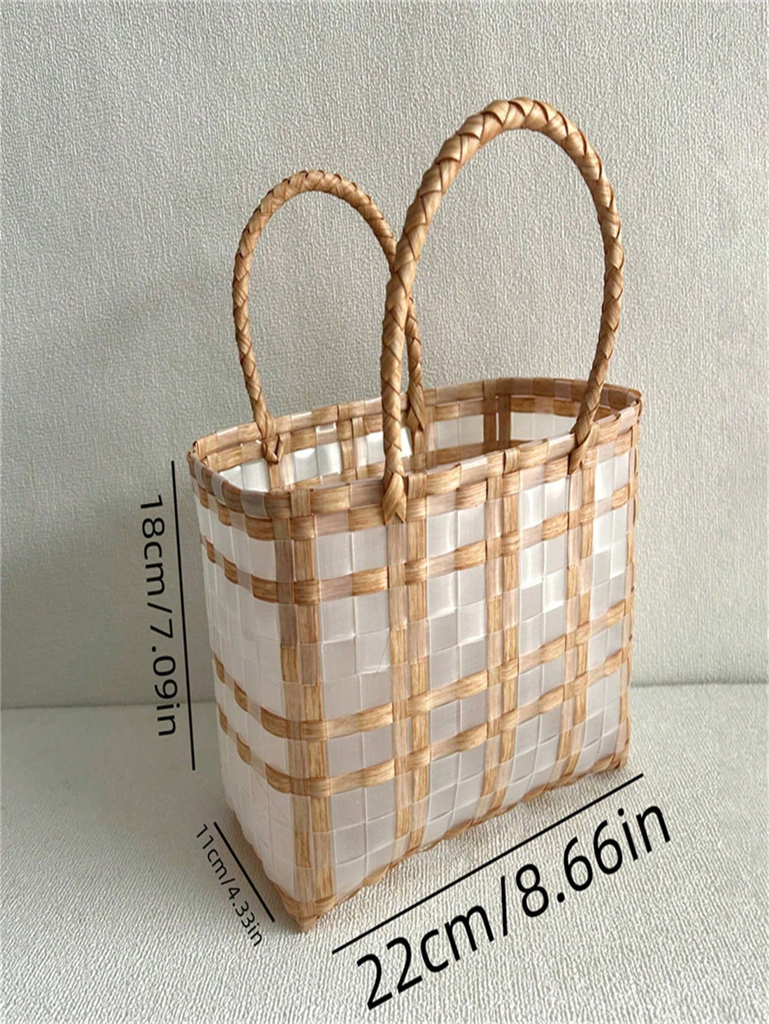 Effortlessly carry your essentials with our Stylish and Versatile Transparent Dual Color Plastic Medium Weaving Bag. Made with durable materials, this bag is perfect for any occasion and the transparent design adds a modern touch. Stay organized with ease and elevate your style with this must-have accessory.