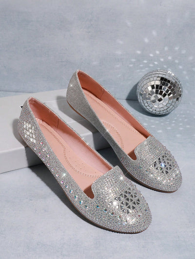 Sparkling Steps: Rhinestone-Adorned Ladies' Fashion Flat Shoes