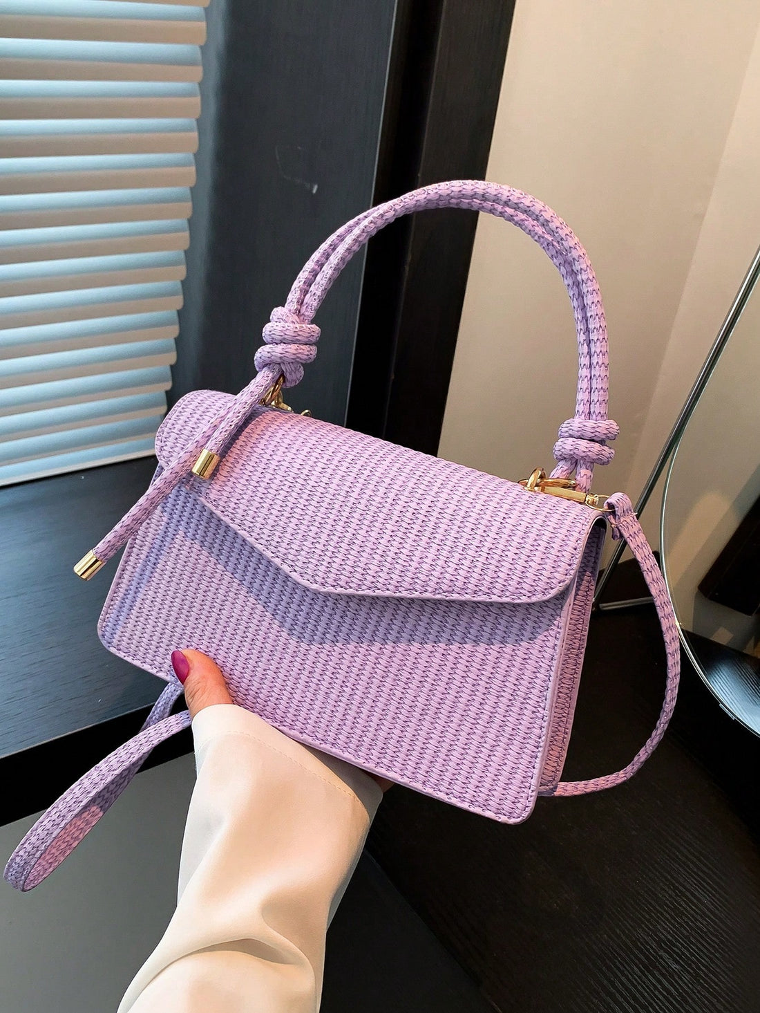 Add a touch of vintage charm to your outfit with our Retro Chic small square bag. This three-in-one bag can be used as a shoulder bag, messenger bag, or crossbody bag, providing versatility and convenience. The woven texture adds a unique and stylish touch while the compact size makes it perfect for daily use.