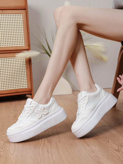 Four-Leaved Clover Lace Thick-Soled Platform Sneakers: Your Perfect Outdoor Companion
