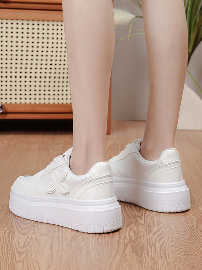 Four-Leaved Clover Lace Thick-Soled Platform Sneakers: Your Perfect Outdoor Companion