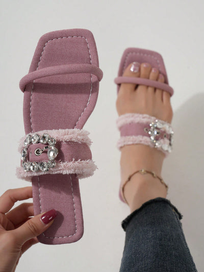 Chic Denim Flat Sandals: Rhinestone-Adorned Footwear for Stylish Outdoor Adventures