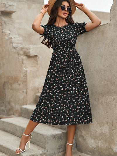 Random Flowers Print Round Neck Short Sleeve Dress - Fun and Flirty Style for Women