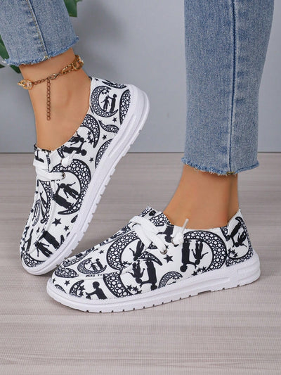 Chic Black and White Graphic Print Casual Sneakers for Women