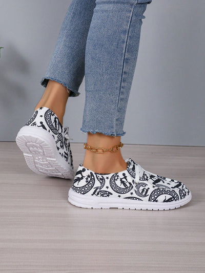 Chic Black and White Graphic Print Casual Sneakers for Women