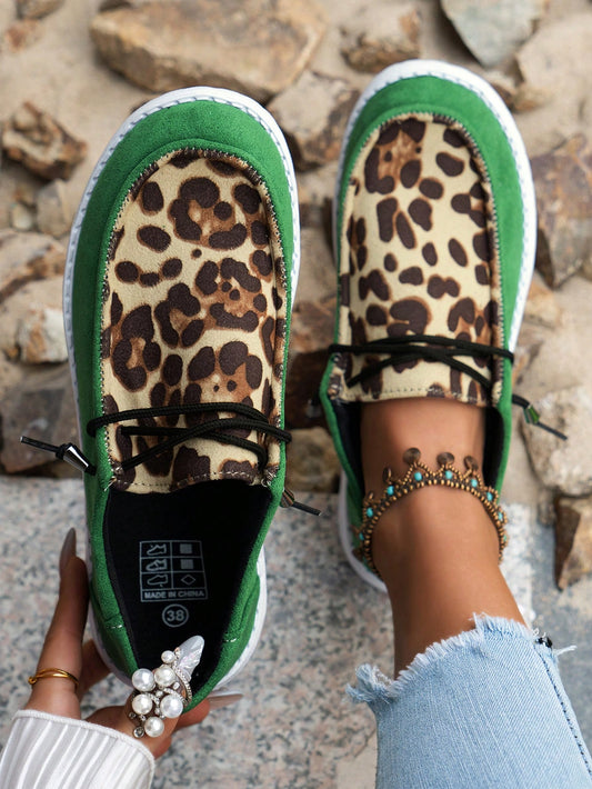 Green Leopard Print Slip-On Canvas Shoes: Comfortable and Stylish Casual Footwear