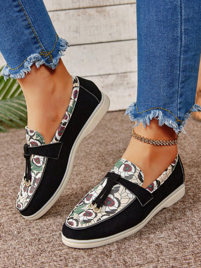 Floral Buckle Flat Shoes: Stylish Comfort for Autumn and Winter