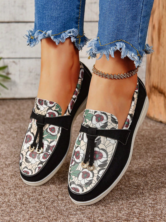 Floral Buckle Flat Shoes: Stylish Comfort for Autumn and Winter