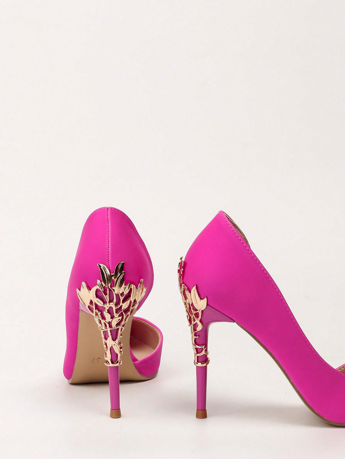 Floral Elegance high heel stilettos are the perfect blend of style and comfort for any wedding or party. These elegant <a href="https://canaryhouze.com/collections/women-canvas-shoes" target="_blank" rel="noopener">shoes</a> feature a floral design that adds a touch of sophistication to any outfit. Walk with confidence and grace with Floral Elegance stilettos.