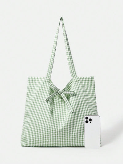 Plaid Perfection: The Ultimate Summer Tote for Picnics