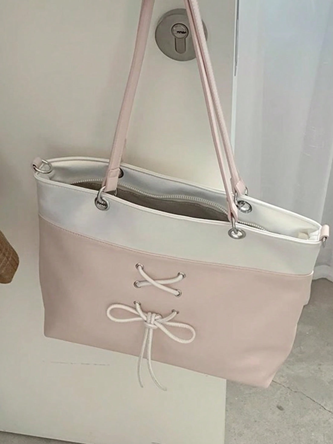 Pink Bow Chic: 2024 Fashion Tote Bag for Trendy Ladies